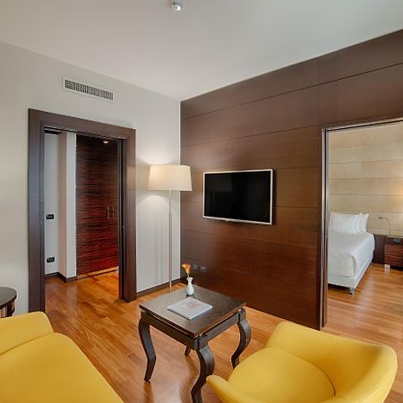 Nh Collection Milano President Hotel Bagian luar foto Suite