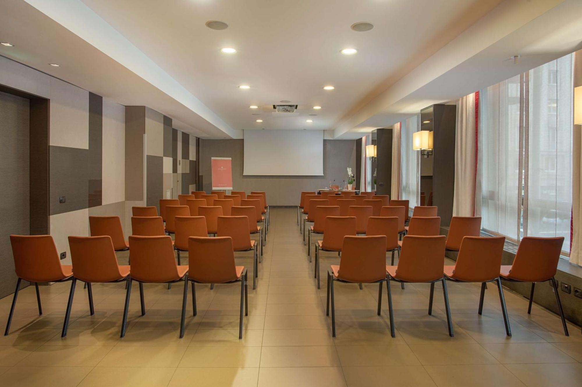 Nh Collection Milano President Hotel Bagian luar foto Meeting room