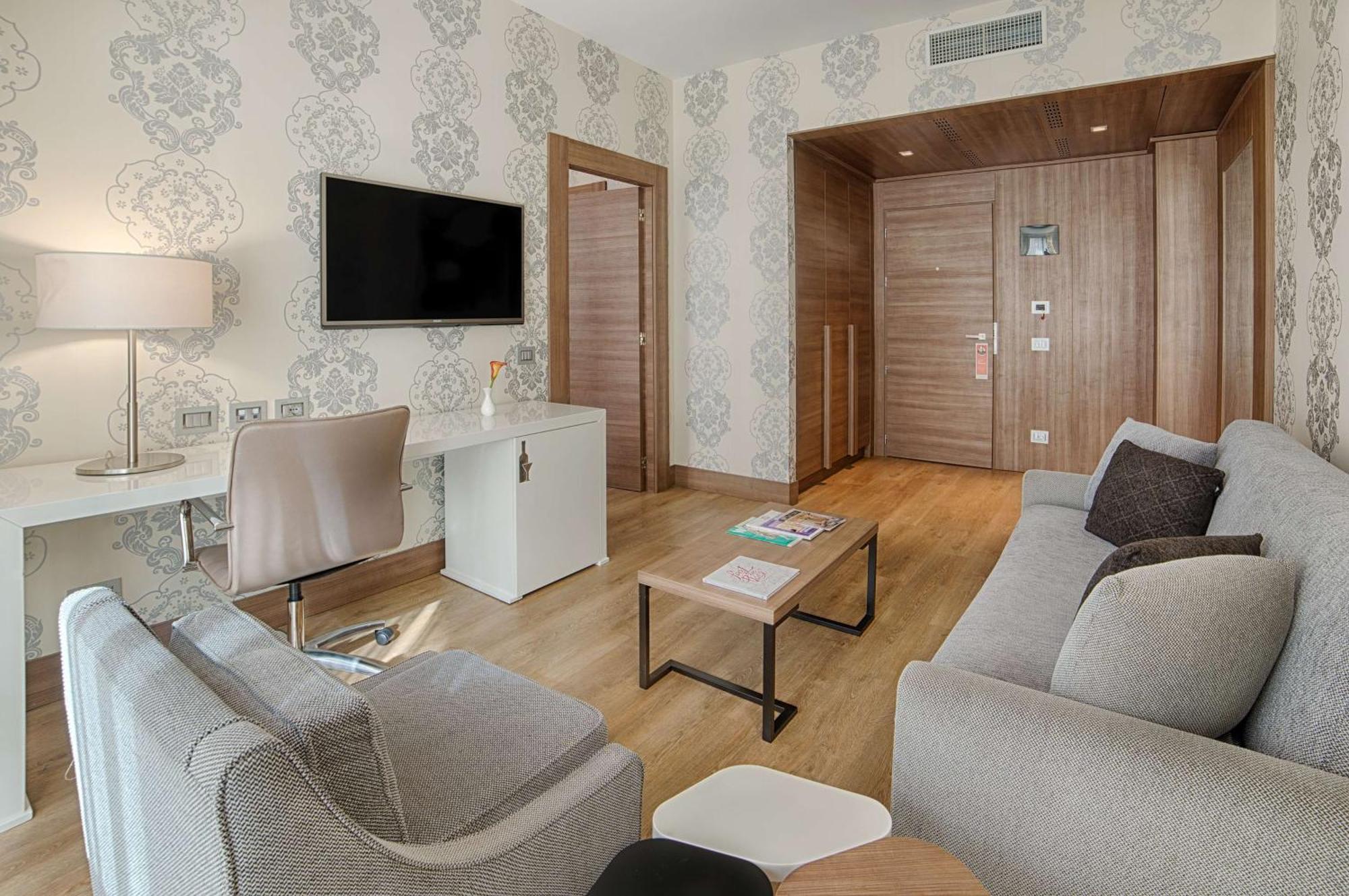 Nh Collection Milano President Hotel Bagian luar foto